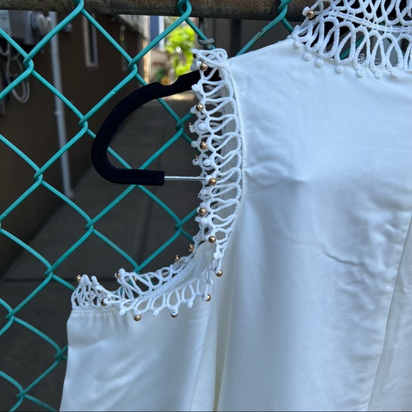 White Cold Shoulder Dress with gold pearls M - Picture 10 of 14